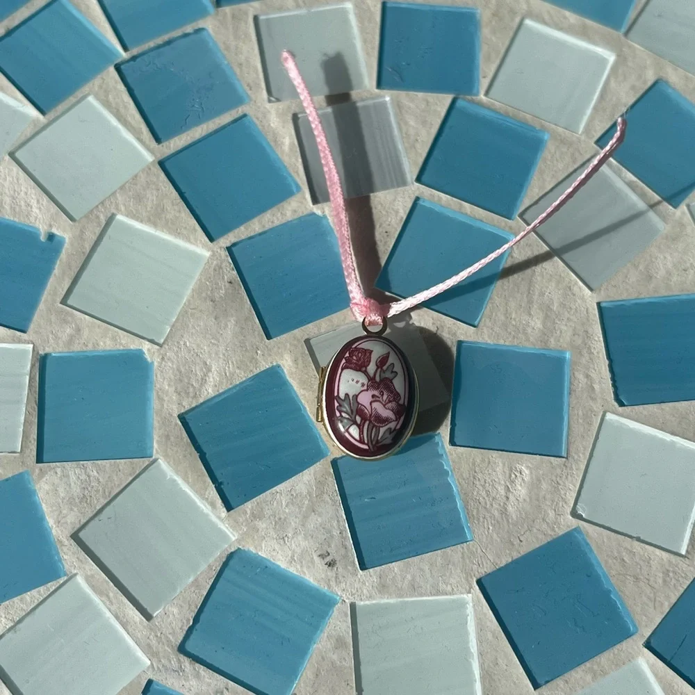 Michaela Frey Floral Pink locket pendant - Picture 2 of 5